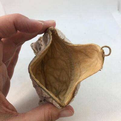 Lot 133 - Beaded Coin Purse