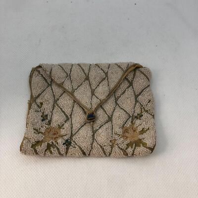 Lot 133 - Beaded Coin Purse