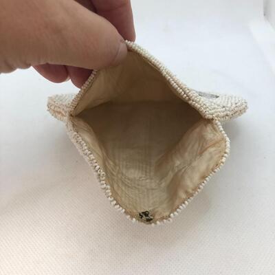 Lot 135 - Small Beaded Purse