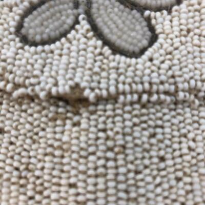 Lot 135 - Small Beaded Purse