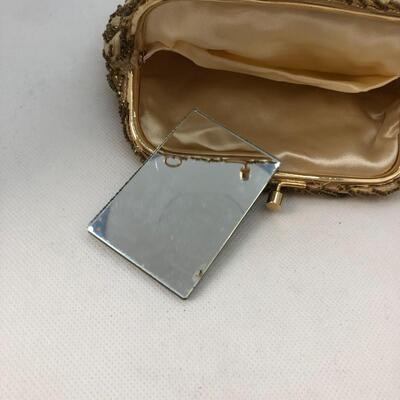 Lot 138 - Handmade in Hong Kong Beaded Purse