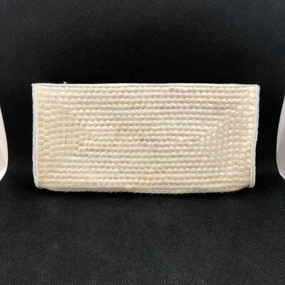 Lot 142 - La Regale of Japan Ivory Beaded Purse