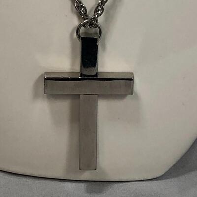 Lot 172 - Silver Colored Chain and Cross Pendant