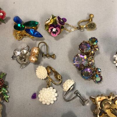 Lot 174 - Mixed Lot of Jewelry Pieces