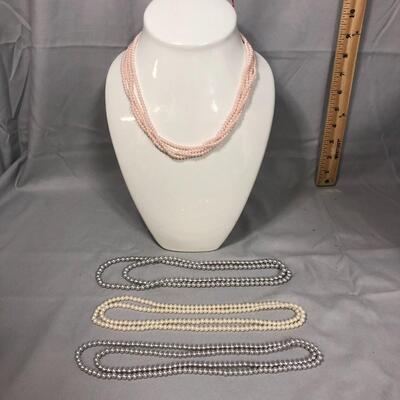 Lot 192 - (4) Faux Pearl Beads Necklaces