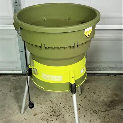Lot #129  Shredder Joe - Leaf Mulcher and Shredder - WORKS