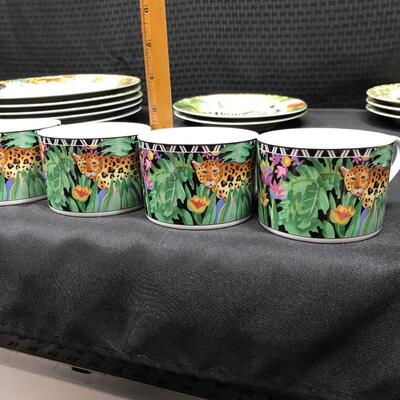Set of 4 cups and four plates, ultra porcelain by Sakura, 1986, magic jungle