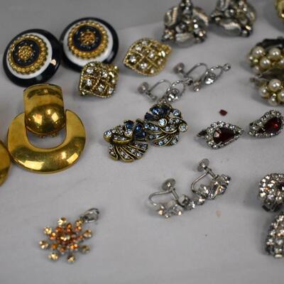 Lot of Costume Jewelry: Clip-On Earrings