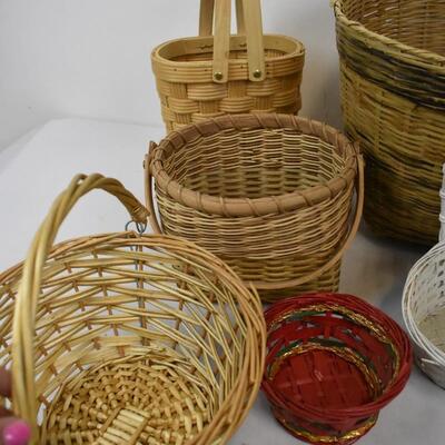 9 Various Baskets for Home Decor/Holidays