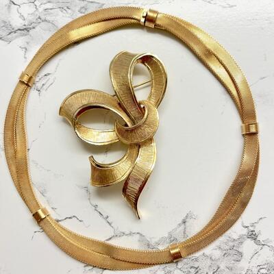 Lot 35  Vintage Crosse Germany Mesh Necklace & Gold Tone Ribbon Bow Brooch Signed