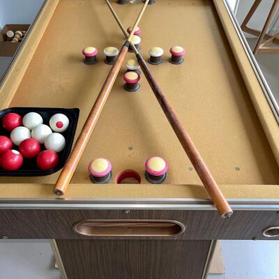 Lot 42  Vintage Frederick Willys Bumper Pool Table Cues Balls 
