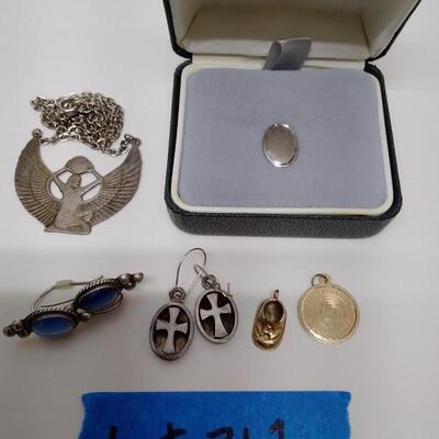 Lot 267 - Sterling Silver & 14K Gold Jewelry