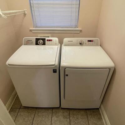 SAMSUNG Washer and Electric Dryer - Great Condition 