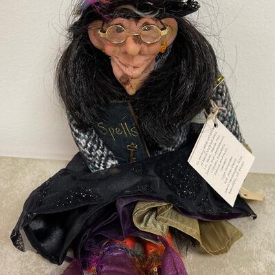 #227B Lyn Donavan Troll Faced Witch 