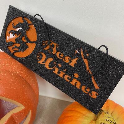 #228B Jack O Lanterns with the BEST WITCHES Sign 