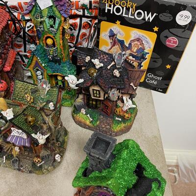 #242B Halloween Village with Jack-o-lantern Table Cloth in Storage Tub