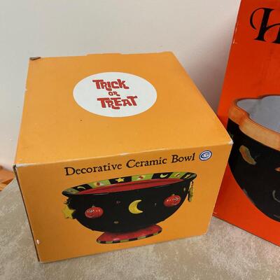 #243B Candy Bowls Pumpkins - Like New 