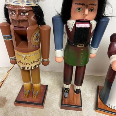 #244B Thanksgiving Nutcracker Lot