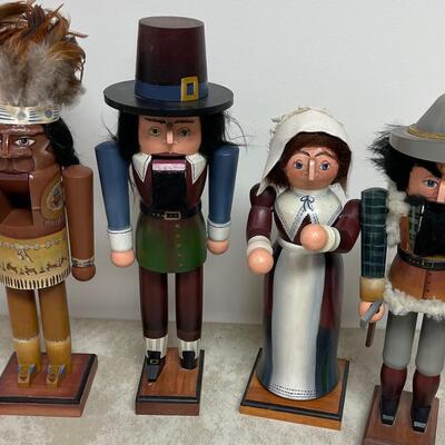 #244B Thanksgiving Nutcracker Lot