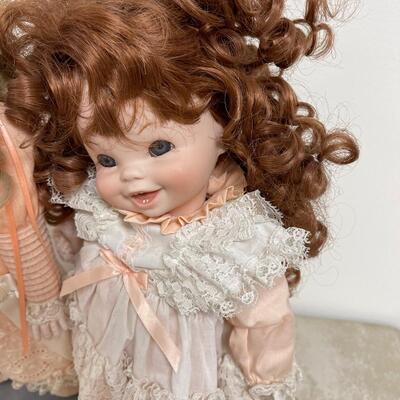 #252B  2 Dolls Expressive faces to say the least! 