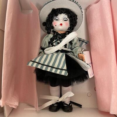 #253B Madam Alexander Doll La Petit Arlequin 45700 