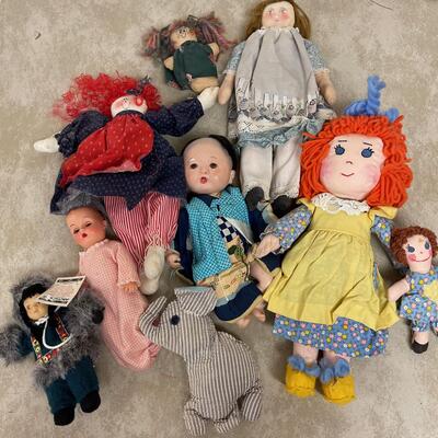 #256B Collection of Mixed Lot of Dolls 