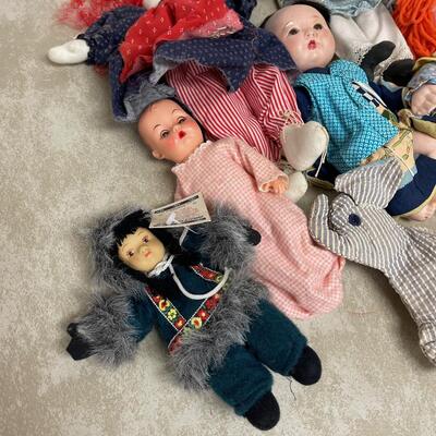 #256B Collection of Mixed Lot of Dolls 