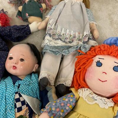 #256B Collection of Mixed Lot of Dolls 