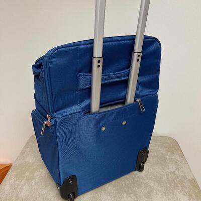 #260 B Rolling Suit Case with retractable Handle 