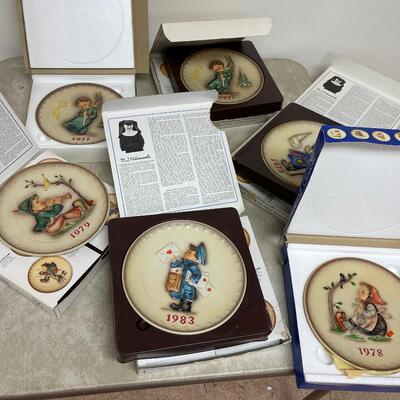 #265 B 6 Hummel Plates in the Box 