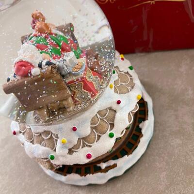 #274 B Waterford Musical Snow Globe Sugar Plum 