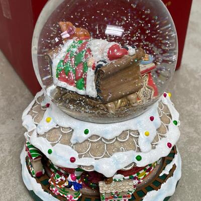 #274 B Waterford Musical Snow Globe Sugar Plum 
