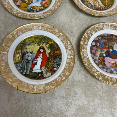 #276 B Grimm Fairy Tale Porcelain Plates (9) 