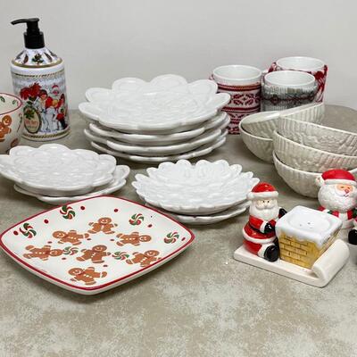 #285 B HOLIDAY Dishes Mixed Lot Plus S & P 