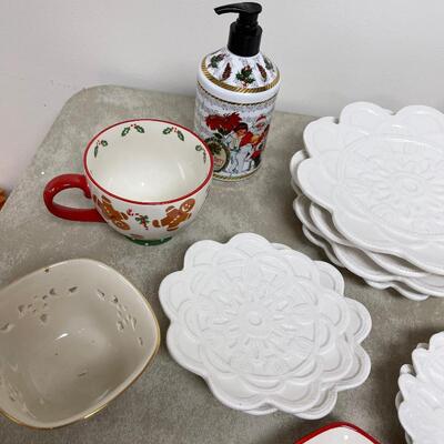 #285 B HOLIDAY Dishes Mixed Lot Plus S & P 