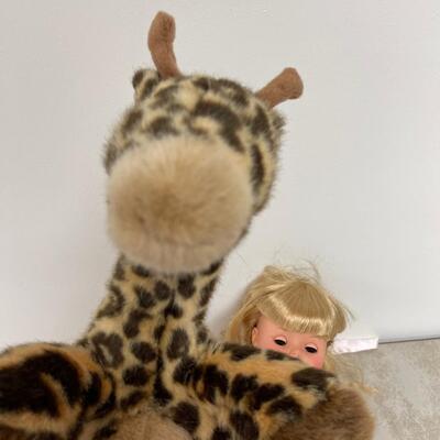 #309 B DOLL & Giraffe 