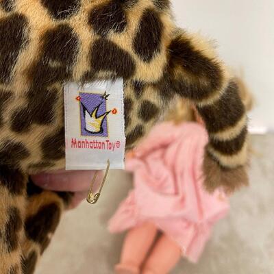 #309 B DOLL & Giraffe 