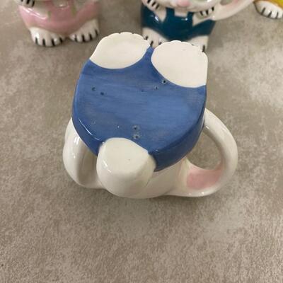 #313 B Bunny Mugs Rabbit Pitcher and Cabbage Rabbit