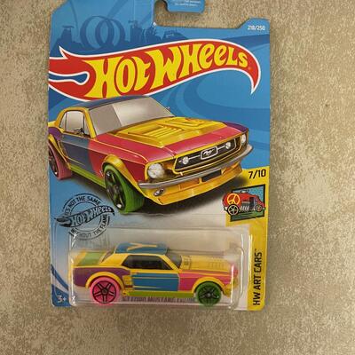 #316 B (3) Hot wheels new on the Card 