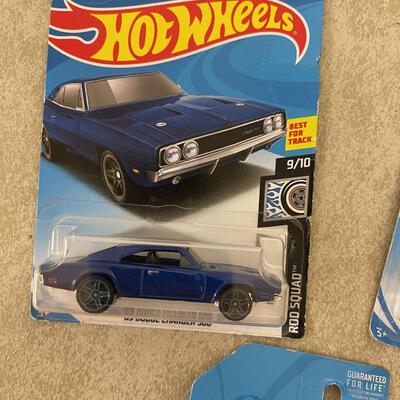 #316 B (3) Hot wheels new on the Card 