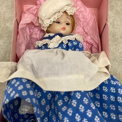 #317 B Betsy Ross Madame Alexander Doll