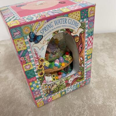 #319 B Spring Water Globe Like New in the Box 