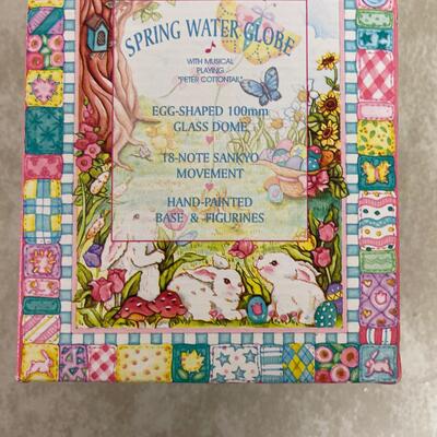#319 B Spring Water Globe Like New in the Box 