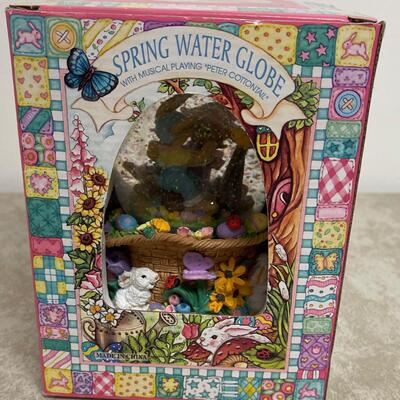 #319 B Spring Water Globe Like New in the Box 