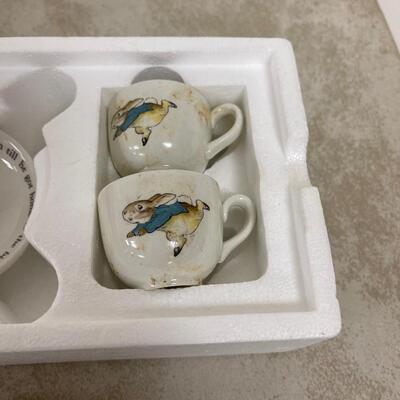 #324 B Peter Rabbit Wedgewood Tea Set Children's 