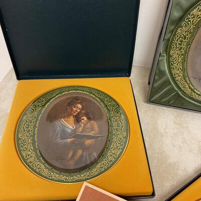#327 B Pickard Mothers Love (3) Mothers Day Plates in Original Boxes 