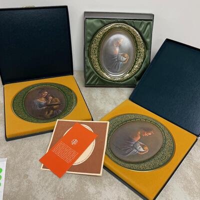 #327 B Pickard Mothers Love (3) Mothers Day Plates in Original Boxes 