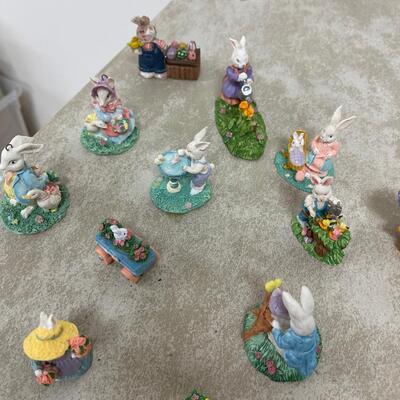#339 B Easter Miniatures A large Lot!