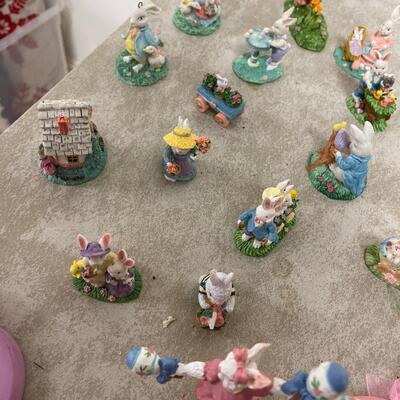 #339 B Easter Miniatures A large Lot!