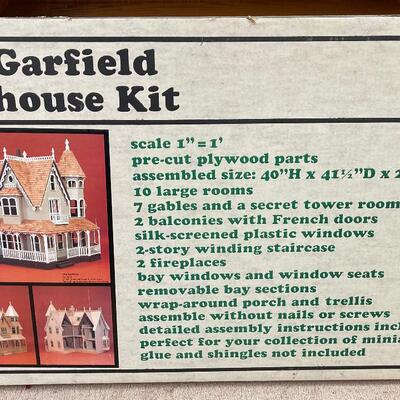 #342B Garfield Dollhouse Kit New in the Box 